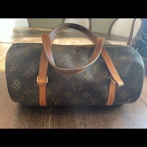 Louis Vuitton
Papillon Handbag Monogram Canvas 26